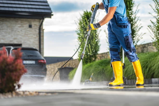 Best Garage Pressure Washing  in East Brooklyn, CT